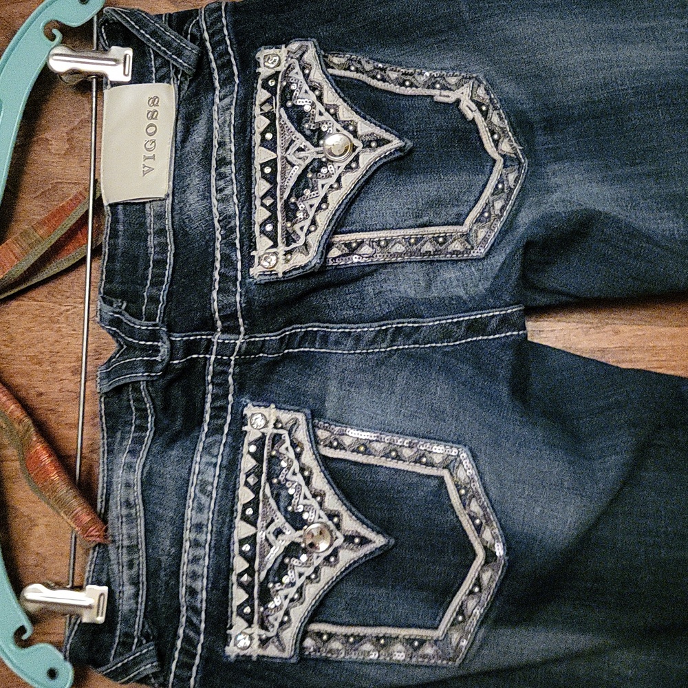Vigoss Blue Jeans with Embellished Pockets Size 7/9 - Picture 4 of 15